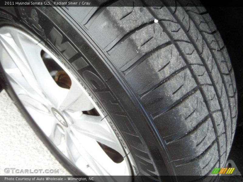Radiant Silver / Gray 2011 Hyundai Sonata GLS