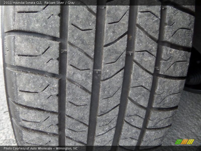 Radiant Silver / Gray 2011 Hyundai Sonata GLS