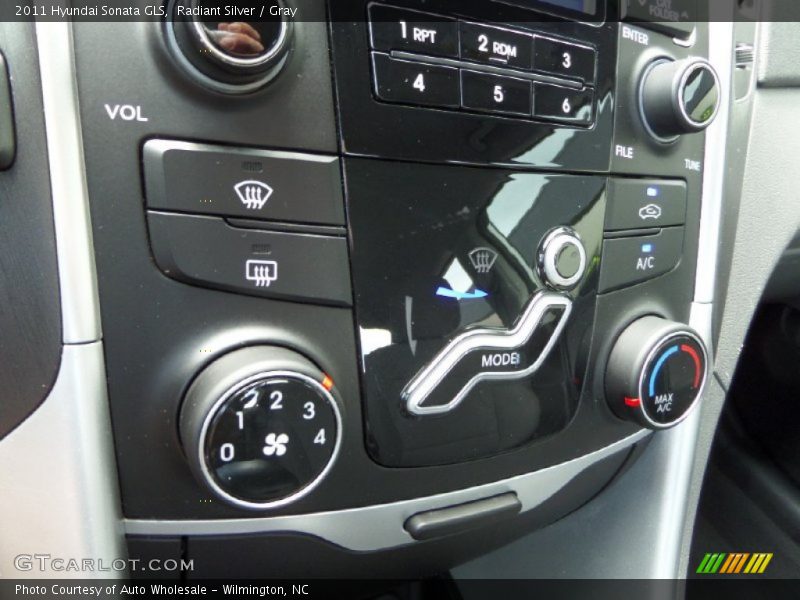 Radiant Silver / Gray 2011 Hyundai Sonata GLS