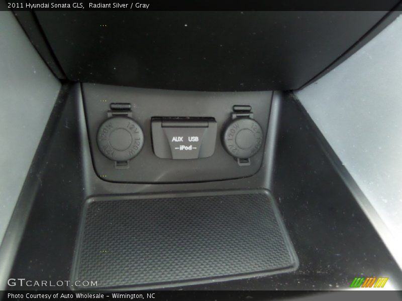 Radiant Silver / Gray 2011 Hyundai Sonata GLS