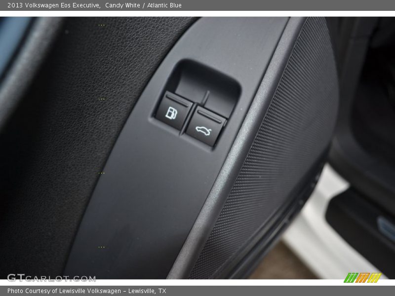 Candy White / Atlantic Blue 2013 Volkswagen Eos Executive