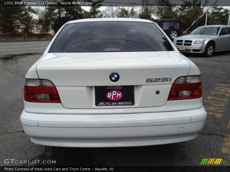 Alpine White / Grey 2002 BMW 5 Series 525i Sedan