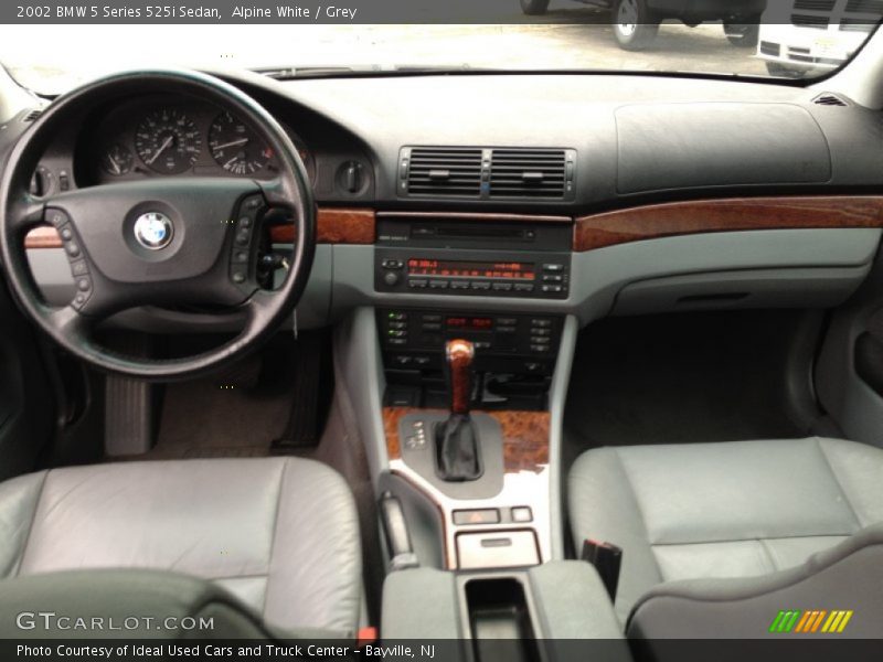 Alpine White / Grey 2002 BMW 5 Series 525i Sedan