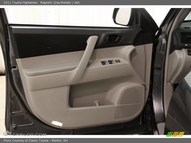 Magnetic Gray Metallic / Ash 2011 Toyota Highlander