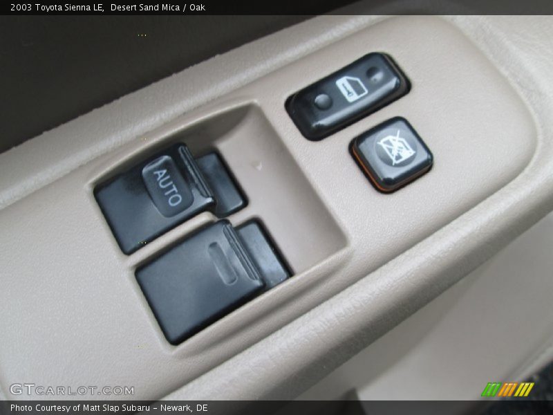 Desert Sand Mica / Oak 2003 Toyota Sienna LE