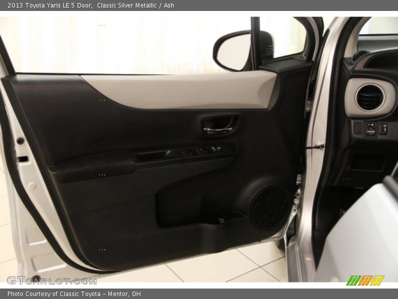 Classic Silver Metallic / Ash 2013 Toyota Yaris LE 5 Door