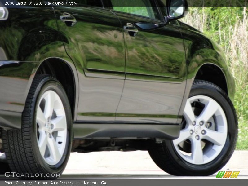 Black Onyx / Ivory 2006 Lexus RX 330