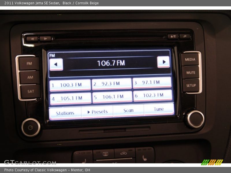 Black / Cornsilk Beige 2011 Volkswagen Jetta SE Sedan