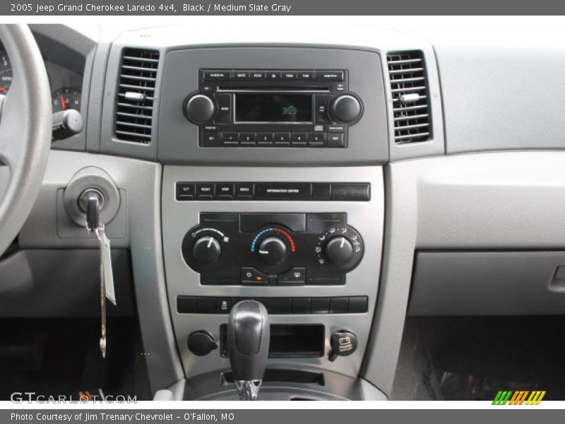 Black / Medium Slate Gray 2005 Jeep Grand Cherokee Laredo 4x4
