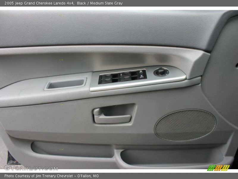 Black / Medium Slate Gray 2005 Jeep Grand Cherokee Laredo 4x4