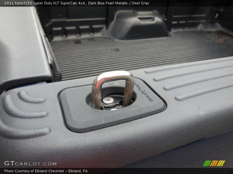 Dark Blue Pearl Metallic / Steel Gray 2011 Ford F250 Super Duty XLT SuperCab 4x4
