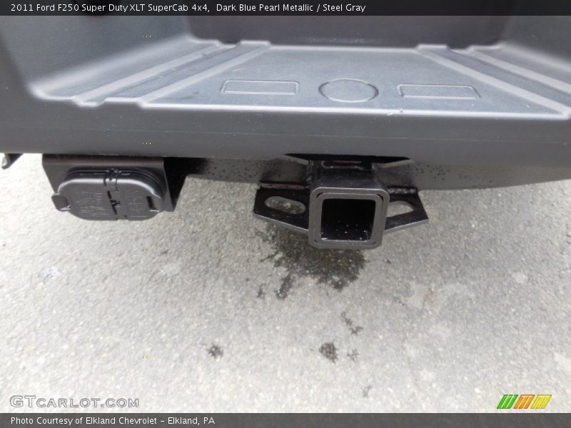Dark Blue Pearl Metallic / Steel Gray 2011 Ford F250 Super Duty XLT SuperCab 4x4
