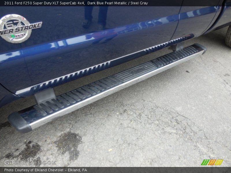 Dark Blue Pearl Metallic / Steel Gray 2011 Ford F250 Super Duty XLT SuperCab 4x4