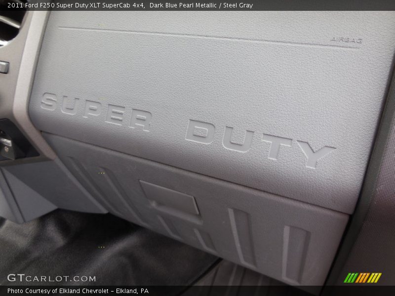 Dark Blue Pearl Metallic / Steel Gray 2011 Ford F250 Super Duty XLT SuperCab 4x4