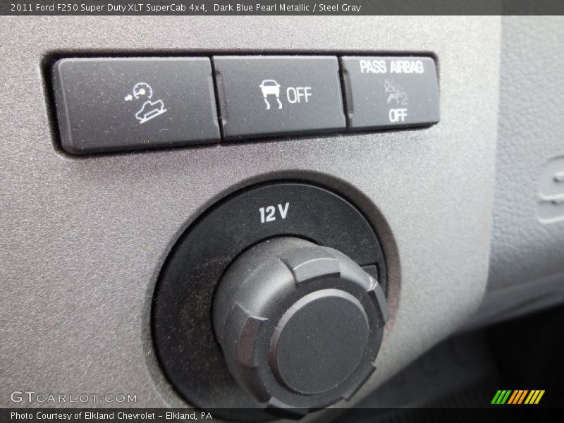Dark Blue Pearl Metallic / Steel Gray 2011 Ford F250 Super Duty XLT SuperCab 4x4