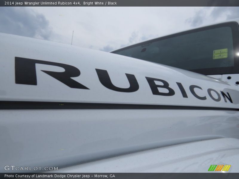 Bright White / Black 2014 Jeep Wrangler Unlimited Rubicon 4x4