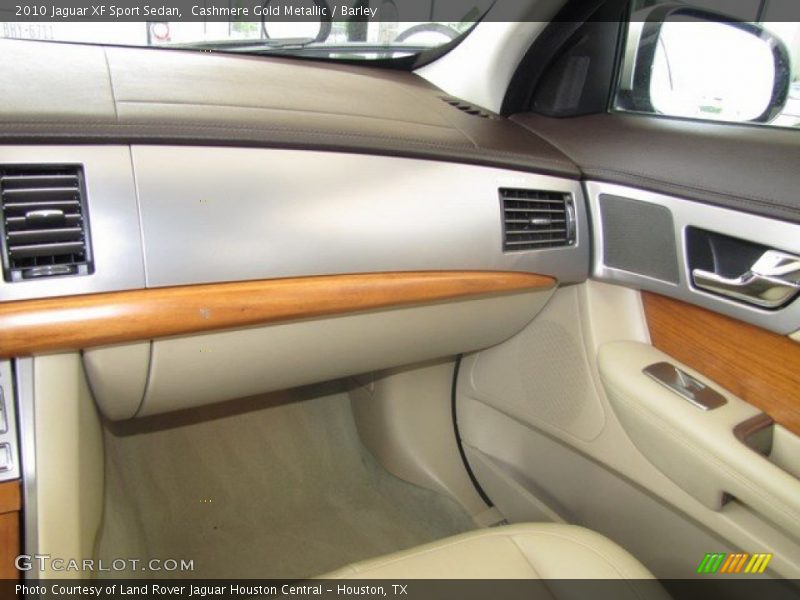 Cashmere Gold Metallic / Barley 2010 Jaguar XF Sport Sedan