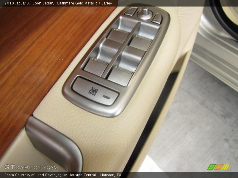 Cashmere Gold Metallic / Barley 2010 Jaguar XF Sport Sedan