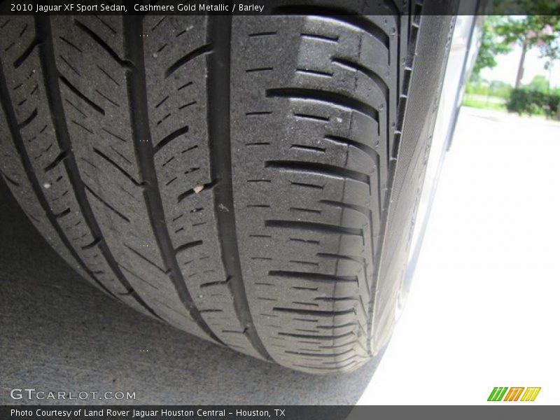 Cashmere Gold Metallic / Barley 2010 Jaguar XF Sport Sedan