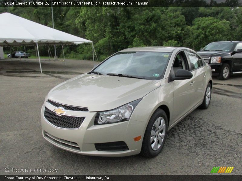 Champagne Silver Metallic / Jet Black/Medium Titanium 2014 Chevrolet Cruze LS