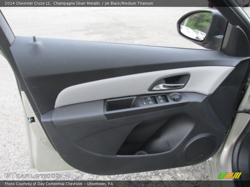Champagne Silver Metallic / Jet Black/Medium Titanium 2014 Chevrolet Cruze LS