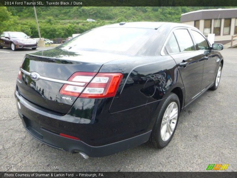 Tuxedo Black / Dune 2014 Ford Taurus SEL