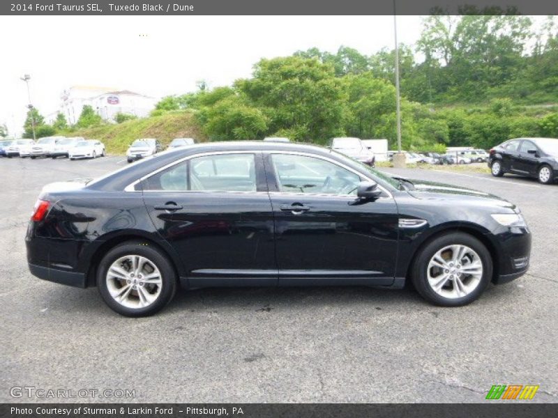 Tuxedo Black / Dune 2014 Ford Taurus SEL