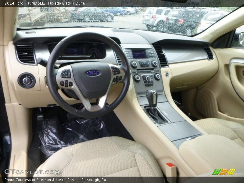 Tuxedo Black / Dune 2014 Ford Taurus SEL