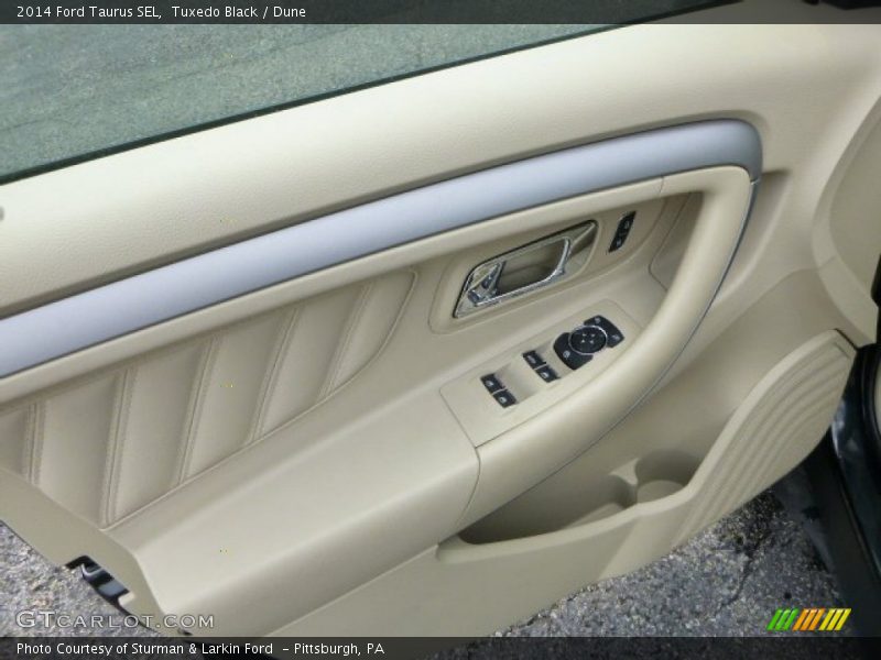 Tuxedo Black / Dune 2014 Ford Taurus SEL