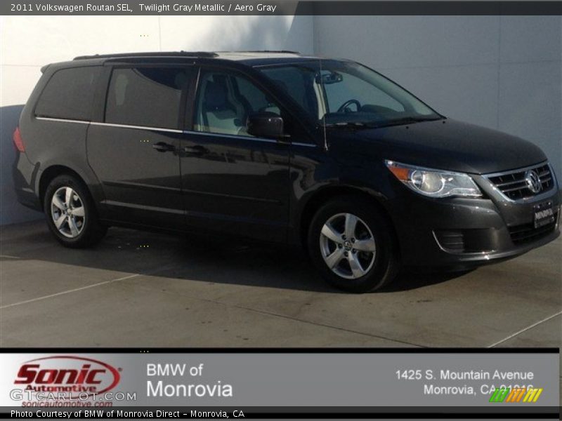 Twilight Gray Metallic / Aero Gray 2011 Volkswagen Routan SEL