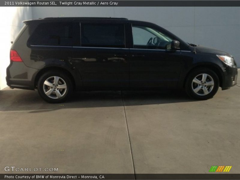 Twilight Gray Metallic / Aero Gray 2011 Volkswagen Routan SEL