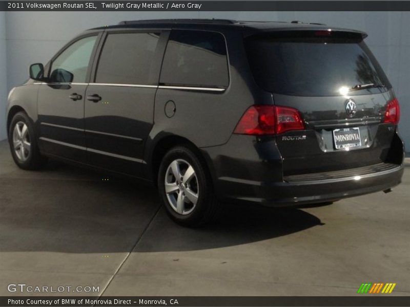Twilight Gray Metallic / Aero Gray 2011 Volkswagen Routan SEL