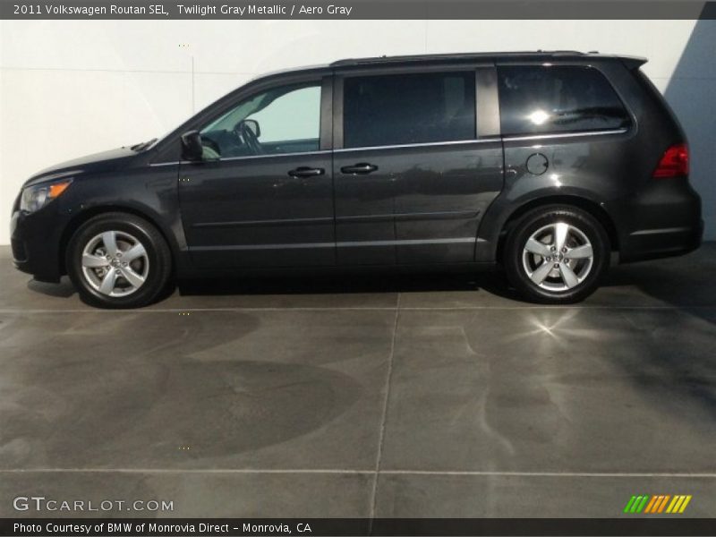 Twilight Gray Metallic / Aero Gray 2011 Volkswagen Routan SEL