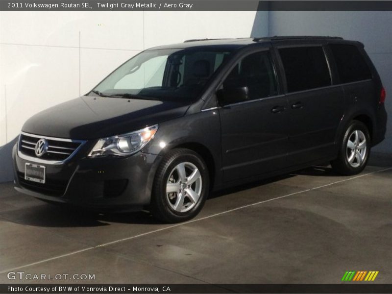 Twilight Gray Metallic / Aero Gray 2011 Volkswagen Routan SEL