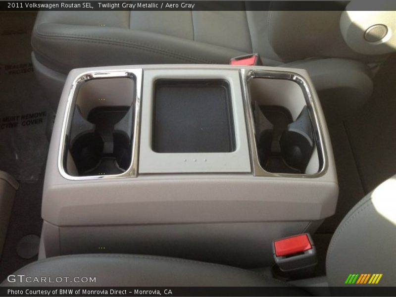 Twilight Gray Metallic / Aero Gray 2011 Volkswagen Routan SEL