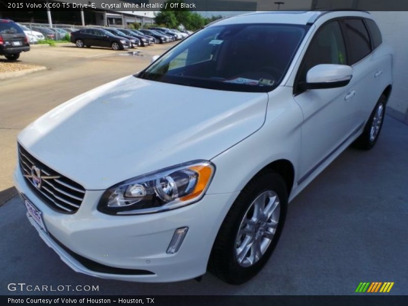 Crystal White Metallic / Off Black 2015 Volvo XC60 T5 Drive-E