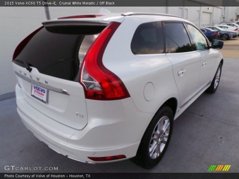 Crystal White Metallic / Off Black 2015 Volvo XC60 T5 Drive-E