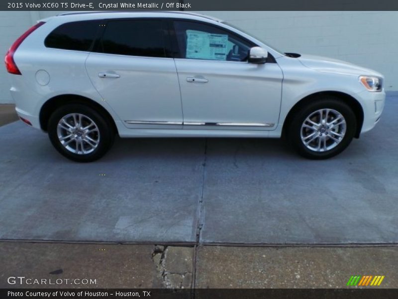 Crystal White Metallic / Off Black 2015 Volvo XC60 T5 Drive-E