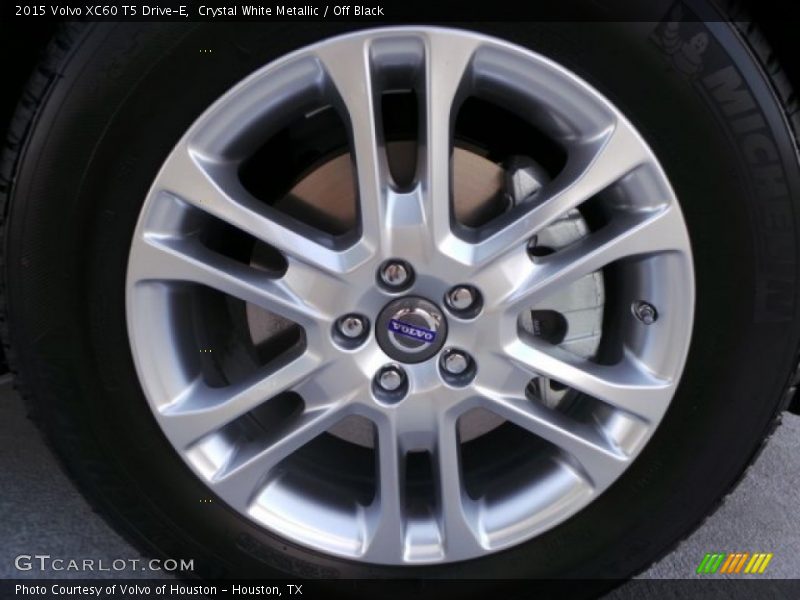 Crystal White Metallic / Off Black 2015 Volvo XC60 T5 Drive-E
