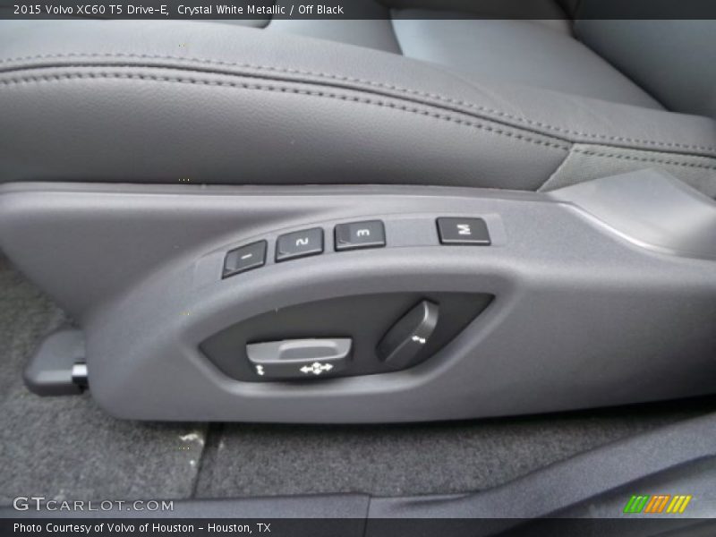 Crystal White Metallic / Off Black 2015 Volvo XC60 T5 Drive-E