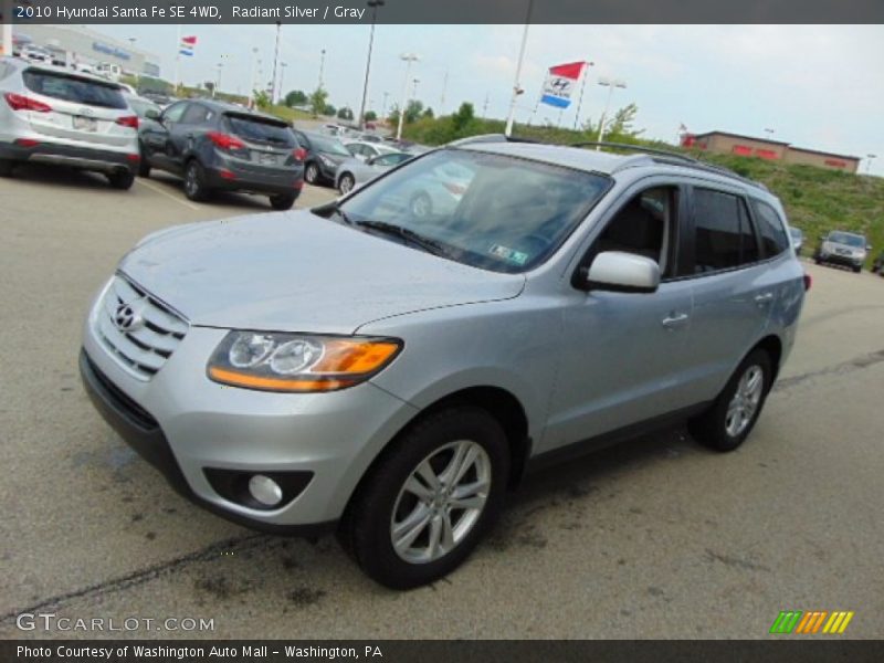 Radiant Silver / Gray 2010 Hyundai Santa Fe SE 4WD