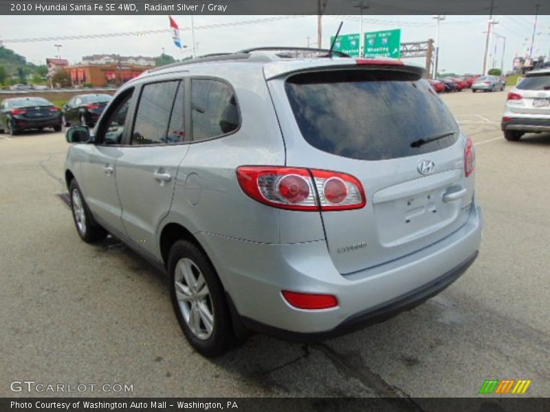 Radiant Silver / Gray 2010 Hyundai Santa Fe SE 4WD