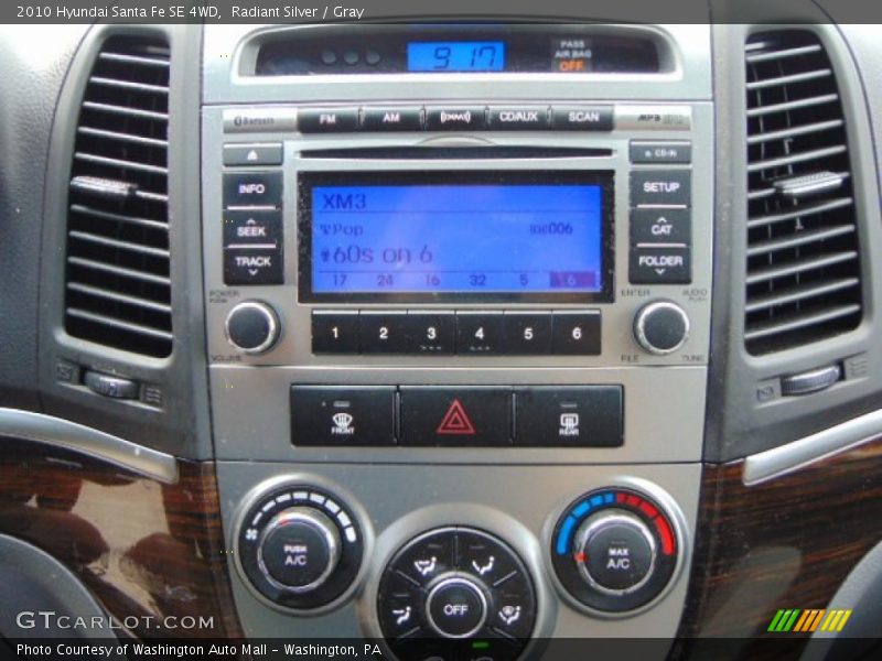 Radiant Silver / Gray 2010 Hyundai Santa Fe SE 4WD