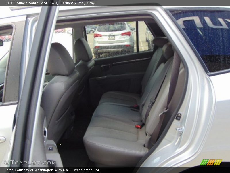 Radiant Silver / Gray 2010 Hyundai Santa Fe SE 4WD