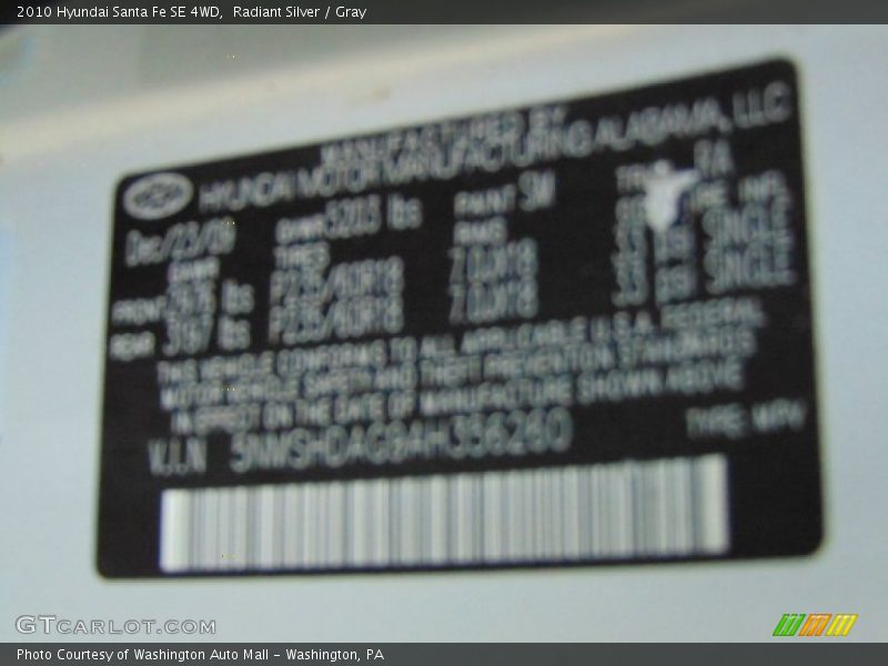 Radiant Silver / Gray 2010 Hyundai Santa Fe SE 4WD