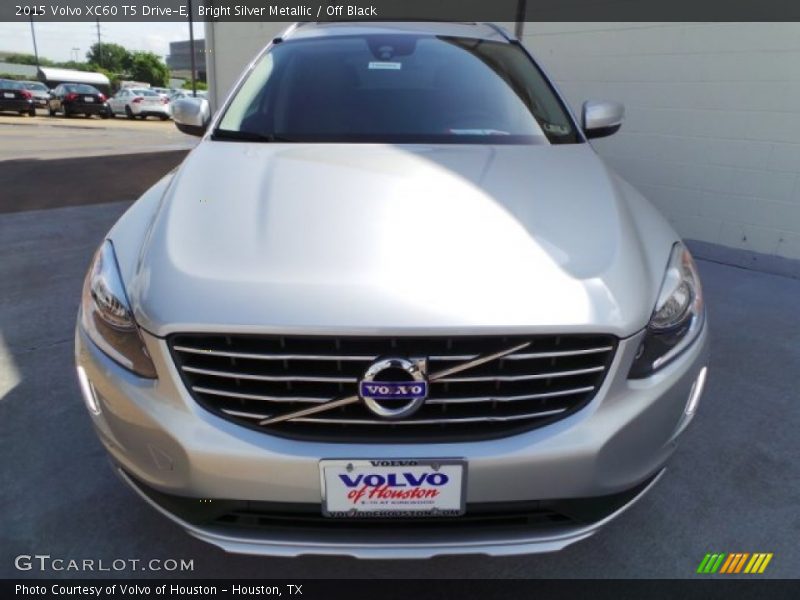 Bright Silver Metallic / Off Black 2015 Volvo XC60 T5 Drive-E