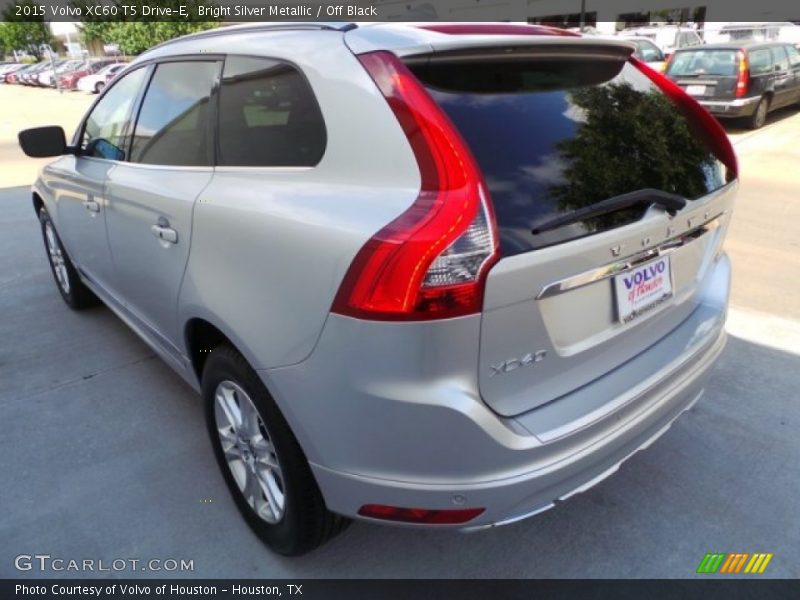 Bright Silver Metallic / Off Black 2015 Volvo XC60 T5 Drive-E