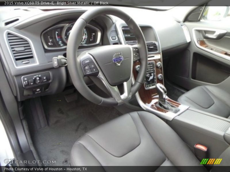 Bright Silver Metallic / Off Black 2015 Volvo XC60 T5 Drive-E