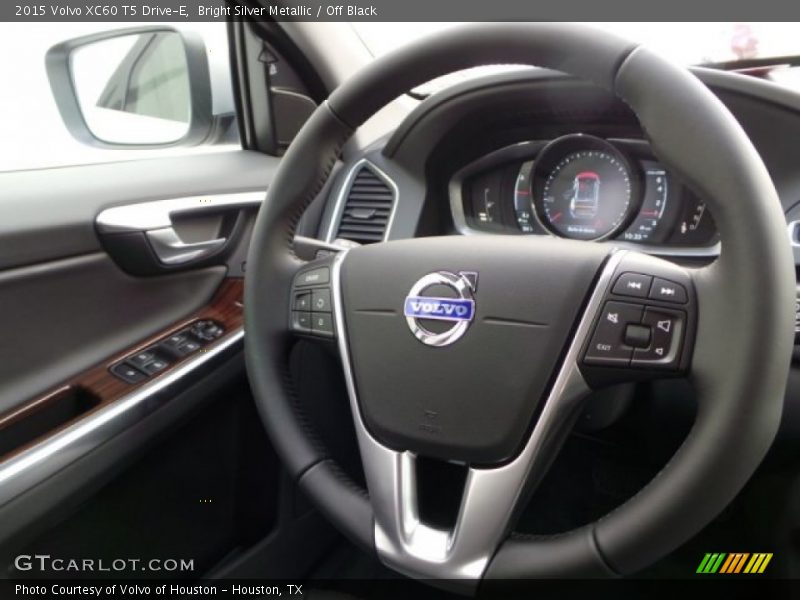 Bright Silver Metallic / Off Black 2015 Volvo XC60 T5 Drive-E