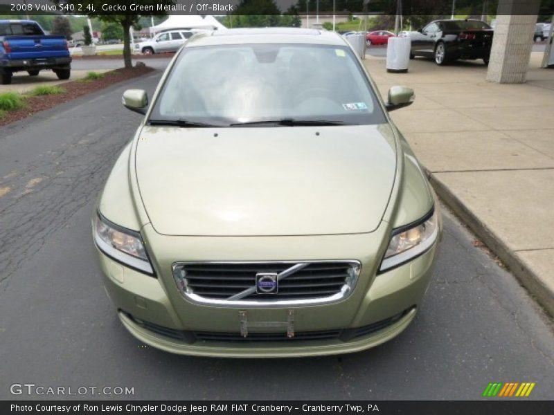 Gecko Green Metallic / Off-Black 2008 Volvo S40 2.4i